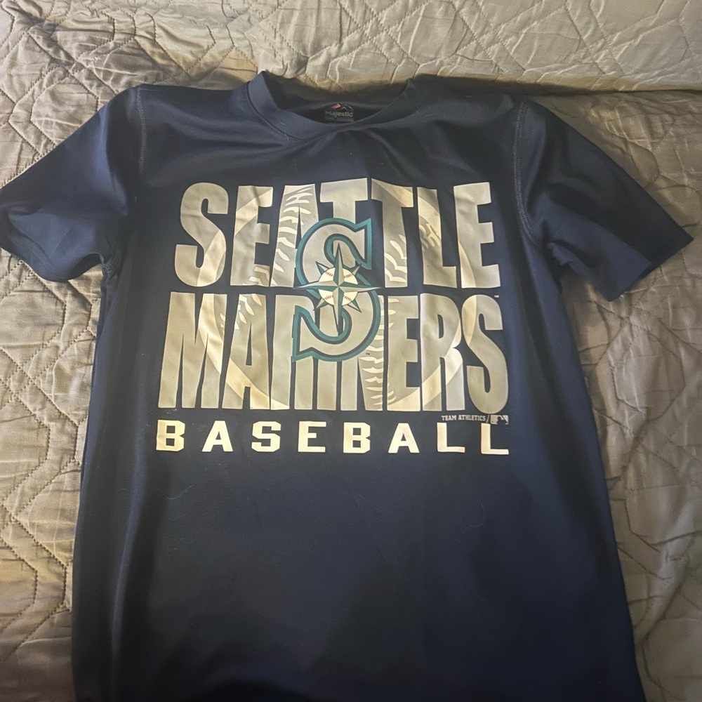 Boys mariner athletic shirt size 10/12